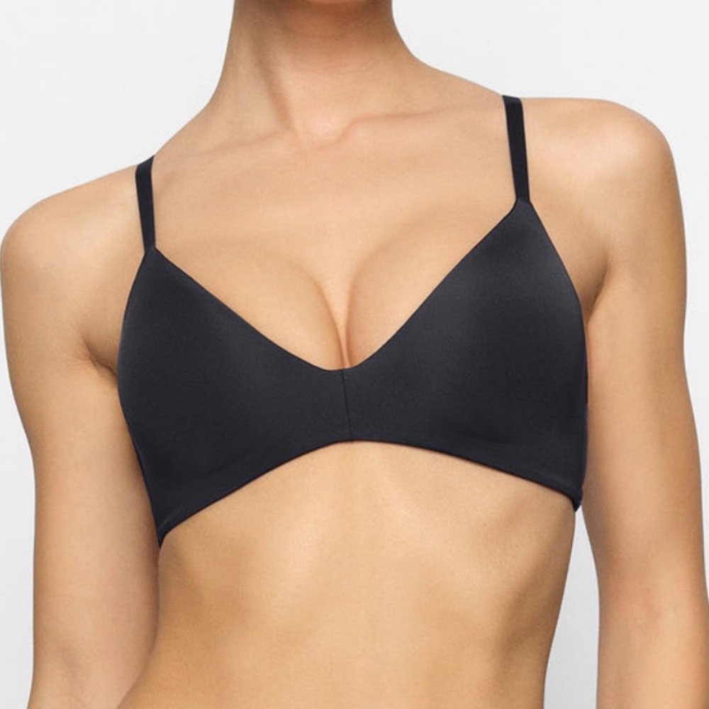 Skims Wireless Form T-shirt Demi Bra 32B